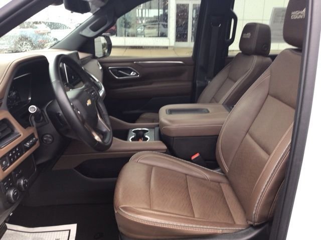 Used 2023 Summit White Chevrolet High Country image 9