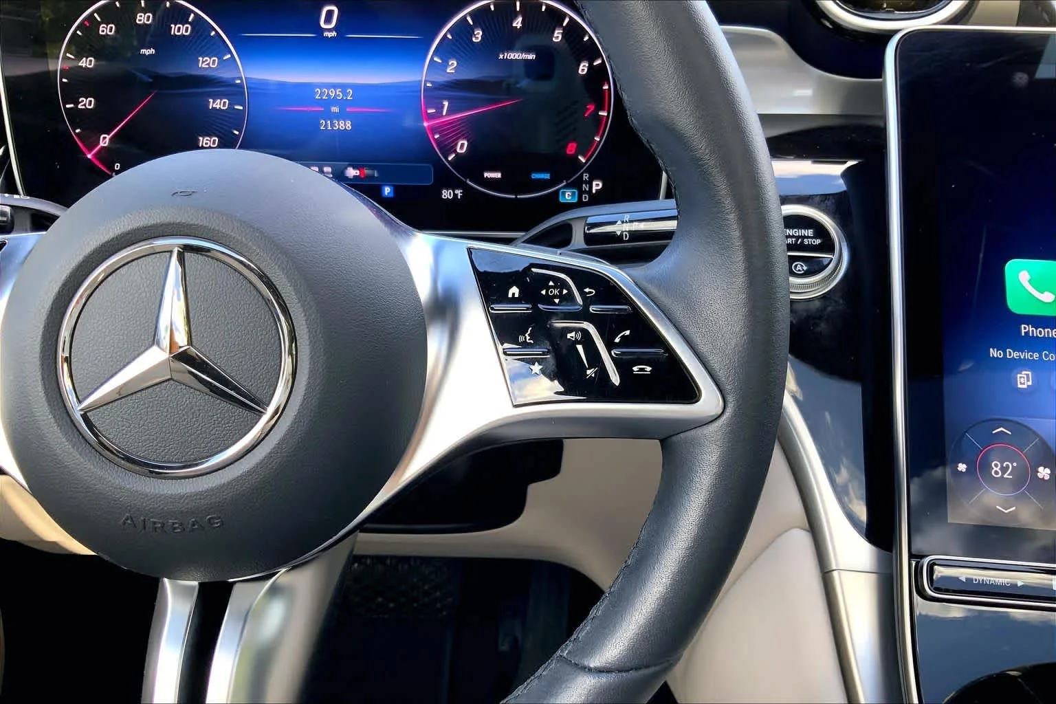 Certified Used 2025 Polar White Mercedes-Benz GLC 300 image 25