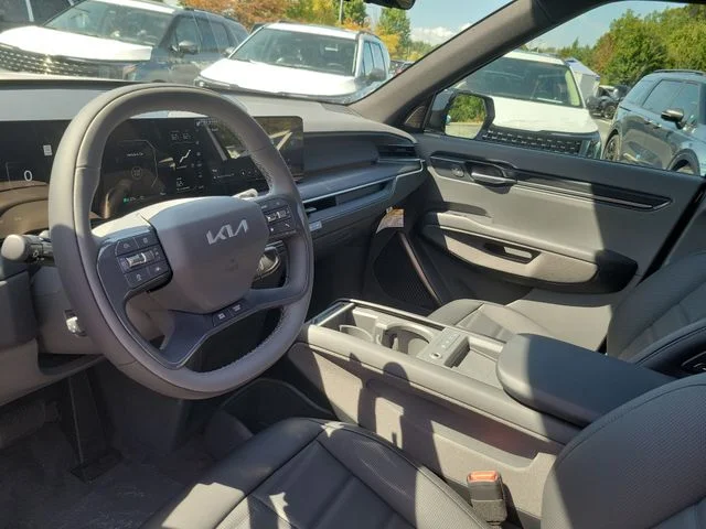 New 2026 Glacial White Pearl Kia Land AWD image 13
