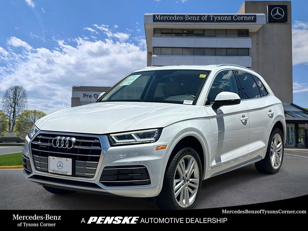 2019 Audi Q5 2.0T quattro S tronic Premium Plus's photo
