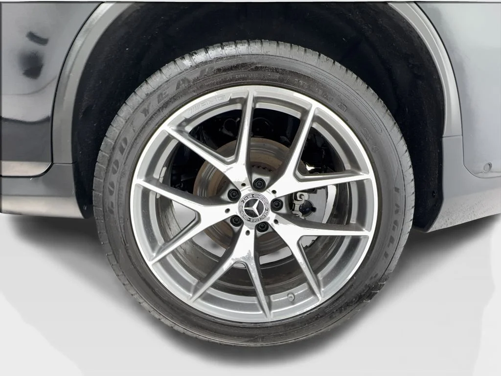 Used 2022 Black Mercedes-Benz GLC 300 image 11