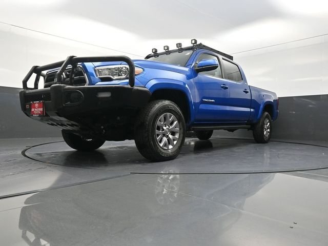 Used 2018 Blue Toyota SR5 image 33