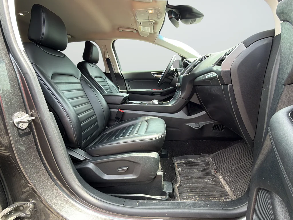 Used 2020 Gray Ford SEL image 24