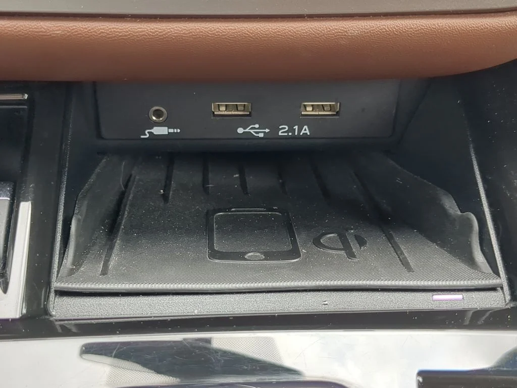Used 2020 White Subaru Touring image 25