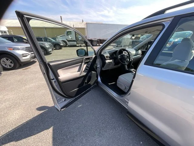 Used 2015 Silver Subaru 2.5i image 8
