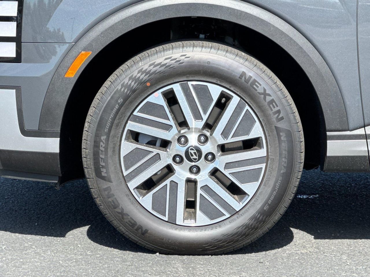 New 2026 Gray Hyundai SEL 8P image 25