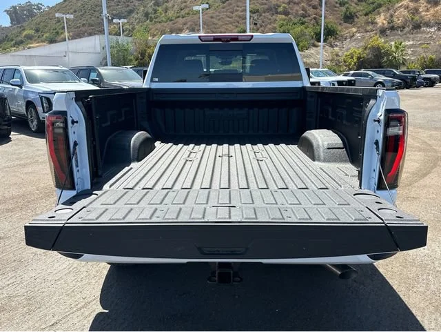 New 2026 Summit White GMC AT4 image 31