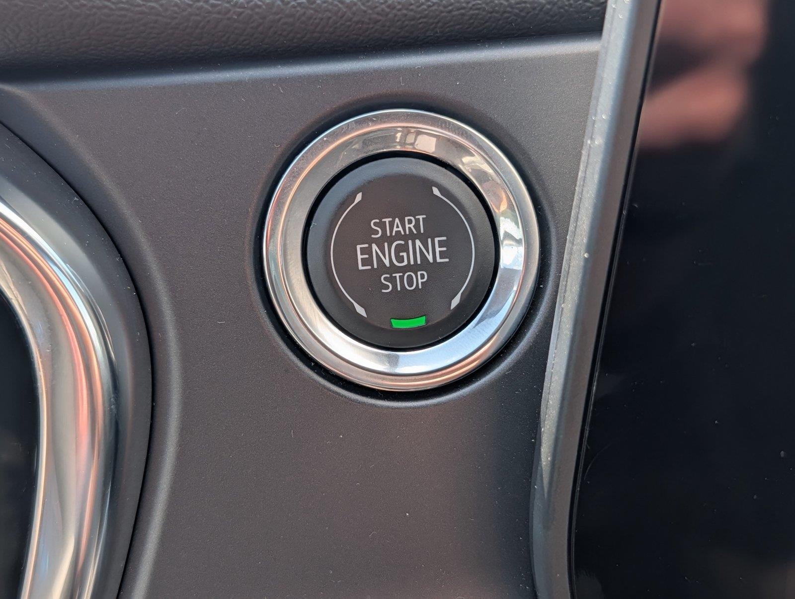 Used 2025 Summit White Chevrolet 2LT image 25