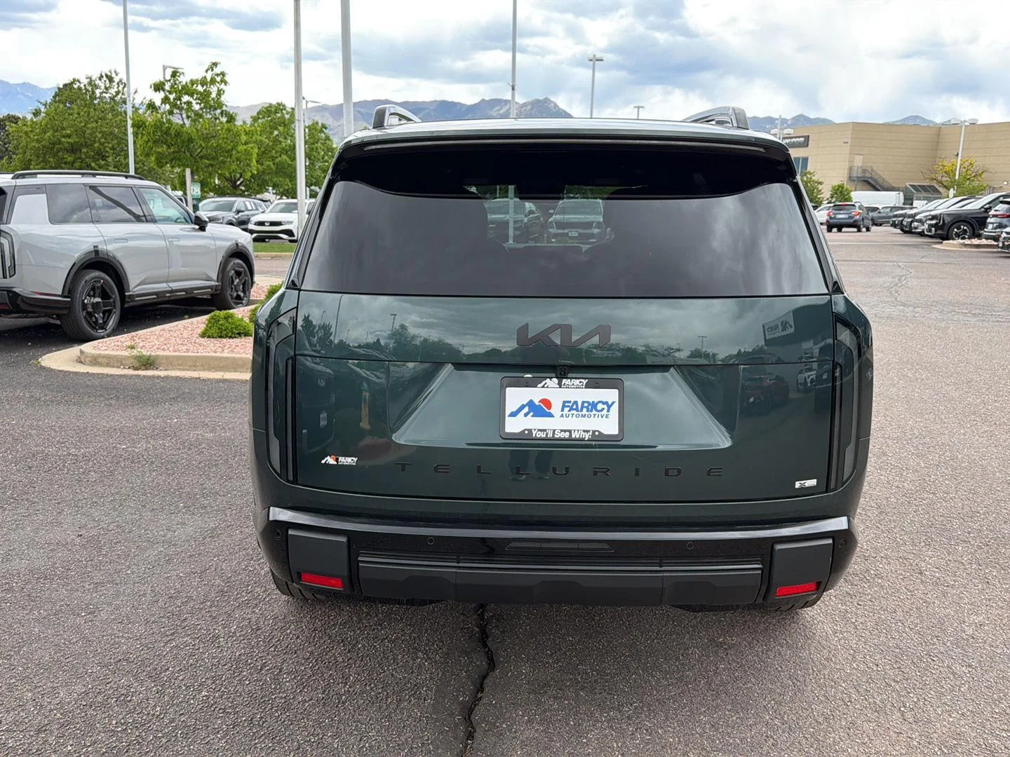 Used 2027 Black Jade Green Kia X-Line EX image 6