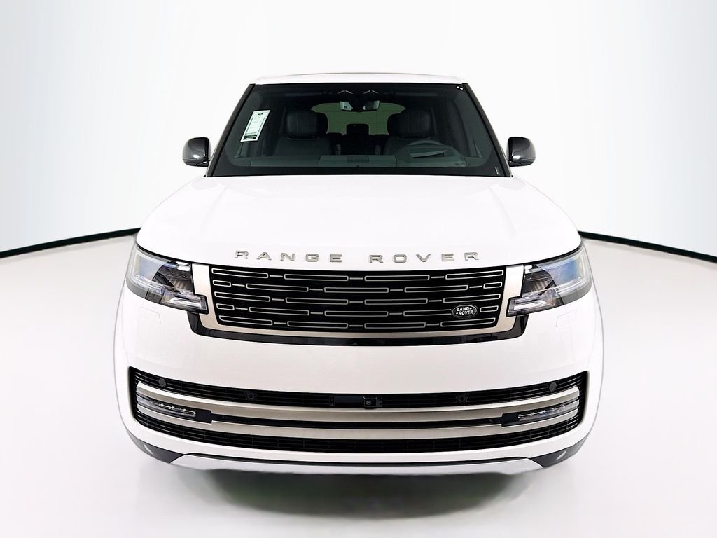 New 2026 Fuji White Land Rover SE image 2