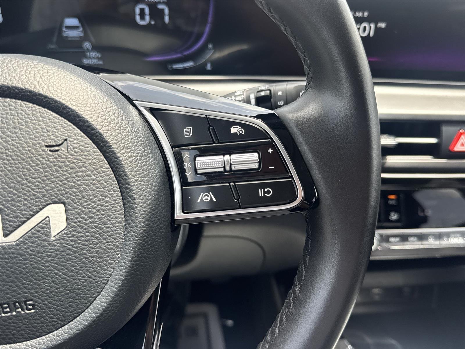 Used 2025 Fusion Black Kia S image 11