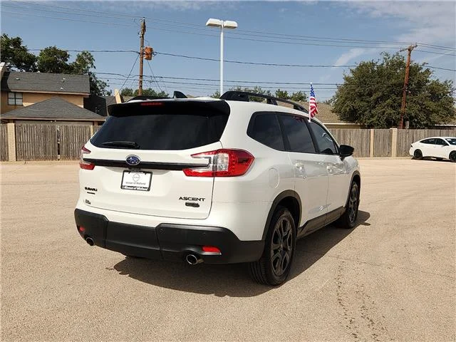 Used 2025 Crystal White Pearl Subaru Onyx Edition 7-Passenger All-Wheel Drive image 3