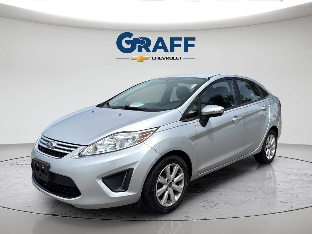 2013 Ford Fiesta SE Sedan's photo
