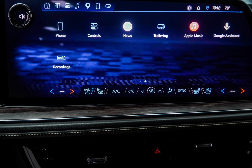 Used 2025 Black Chevrolet Premier image 29
