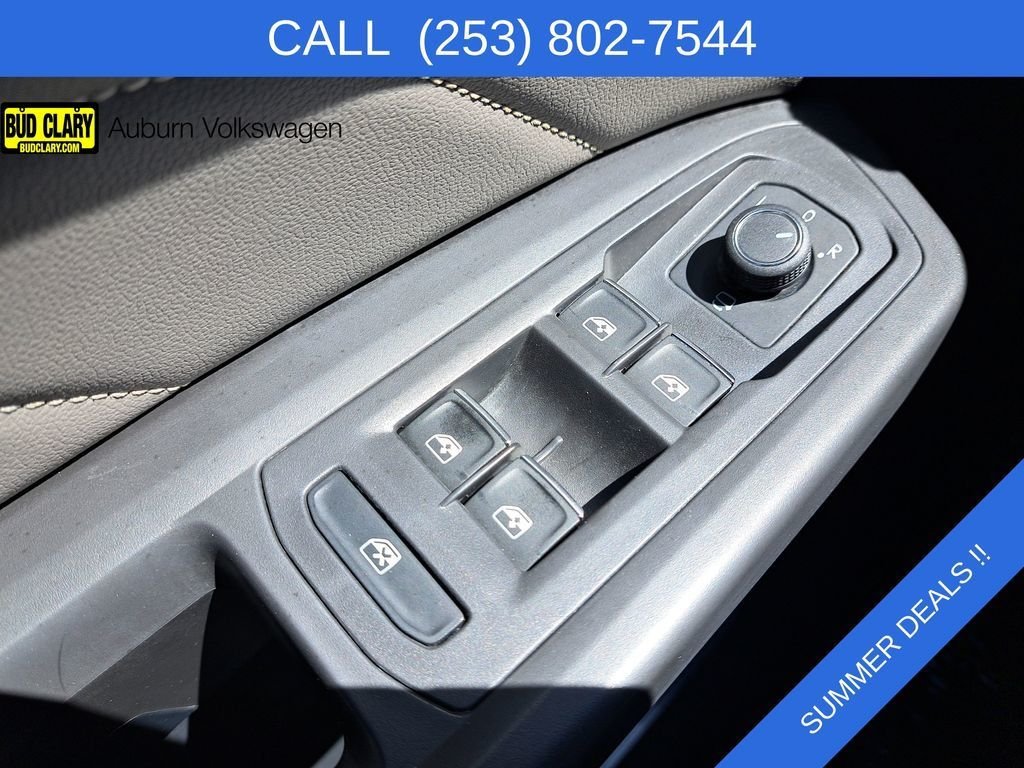 Used 2023  Volkswagen 3.6L V6 SEL Premium R-Line image 24