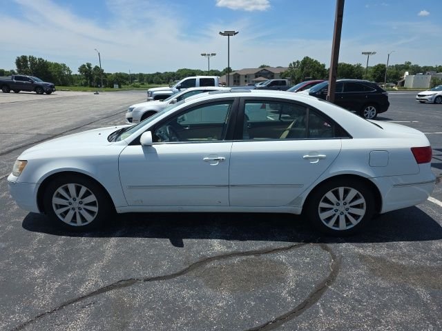 Used 2009 Hyundai Sonata LIMITED with VIN 5NPEU46F79H421405 for sale in O'Fallon, IL