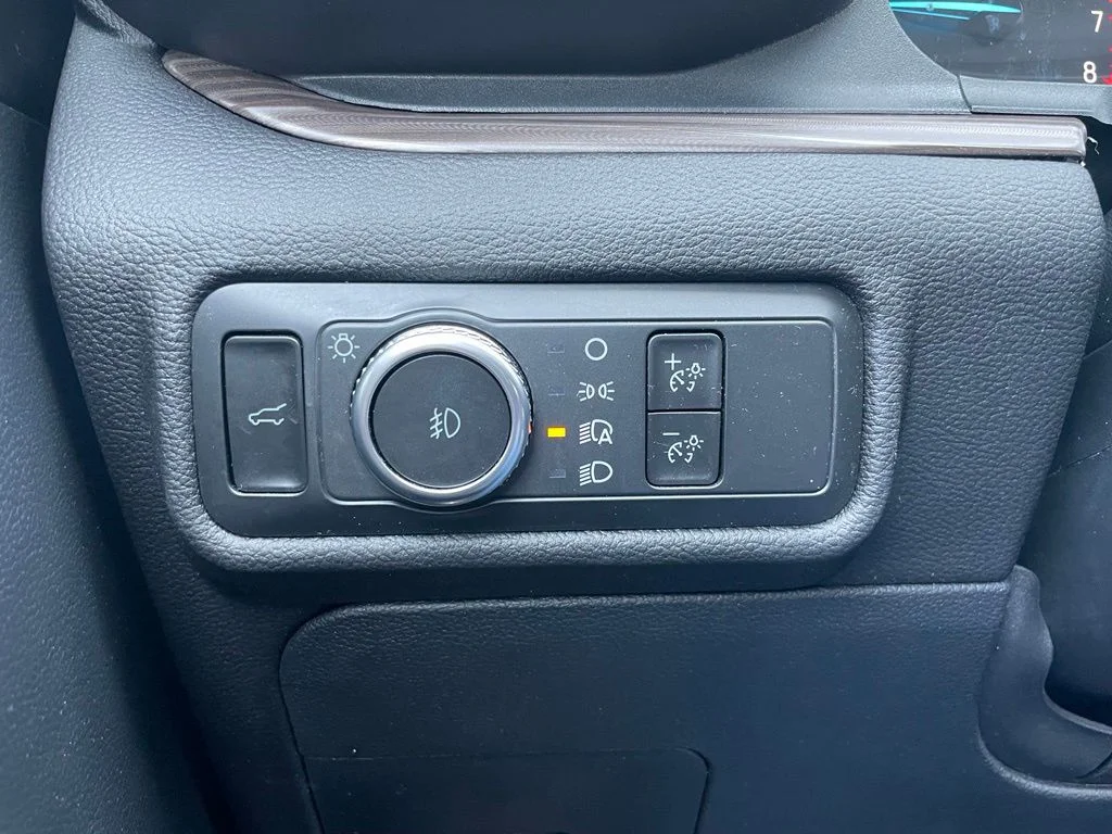 Used 2022 Blue Ford Limited image 42