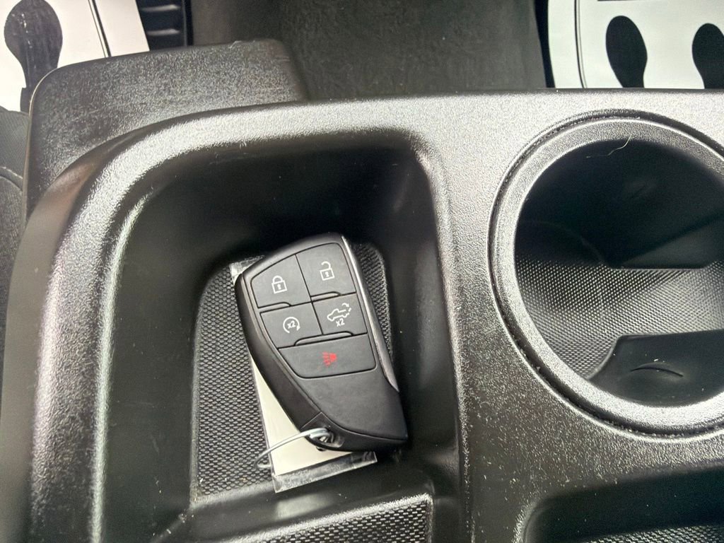 Used 2025 Cypress Gray Chevrolet LT image 26