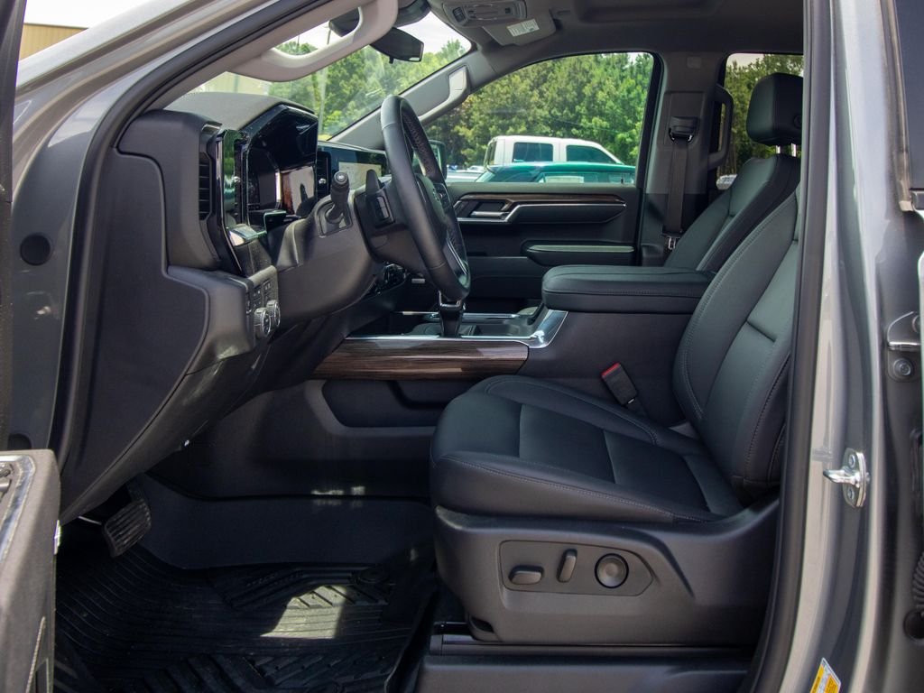 2025 Chevrolet Silverado 1500 LT Trail Boss - Photo 6