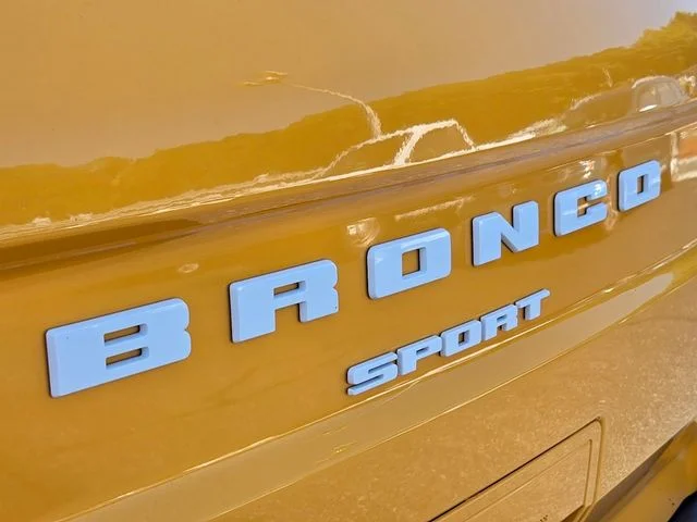 Used 2022 Orange Ford Badlands image 16
