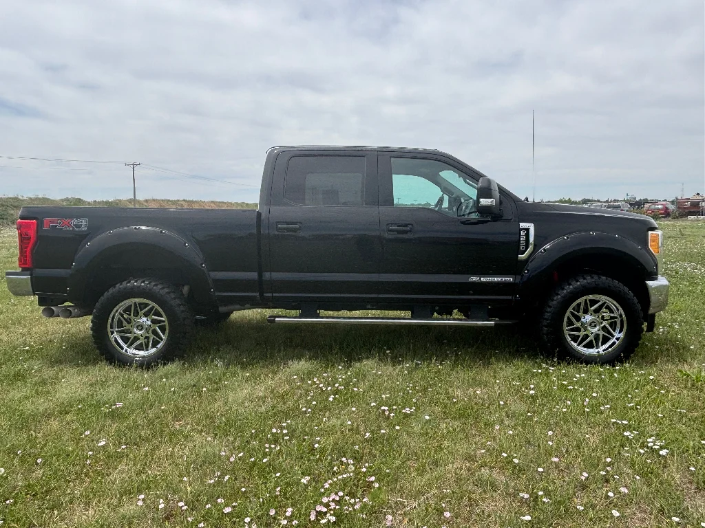 Used 2017 Shadow Black Ford Lariat image 4