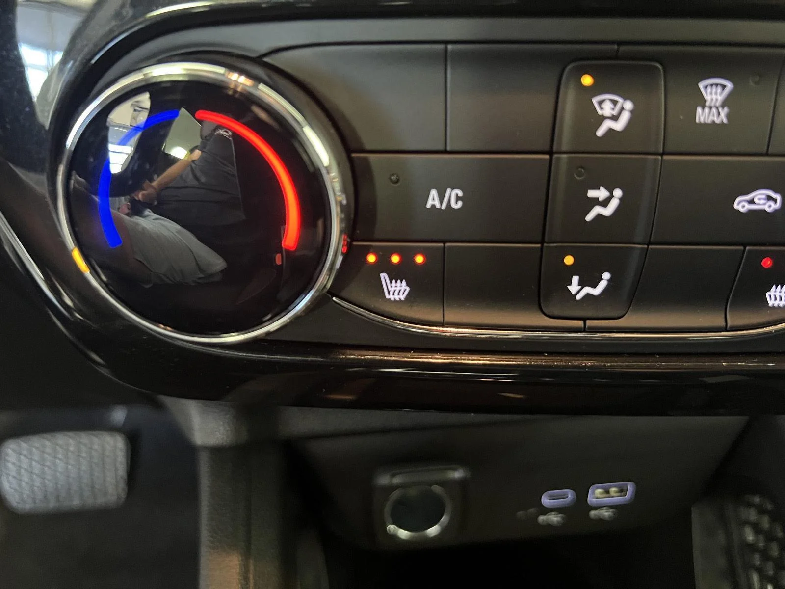 Used 2024 Summit White Chevrolet RS image 16