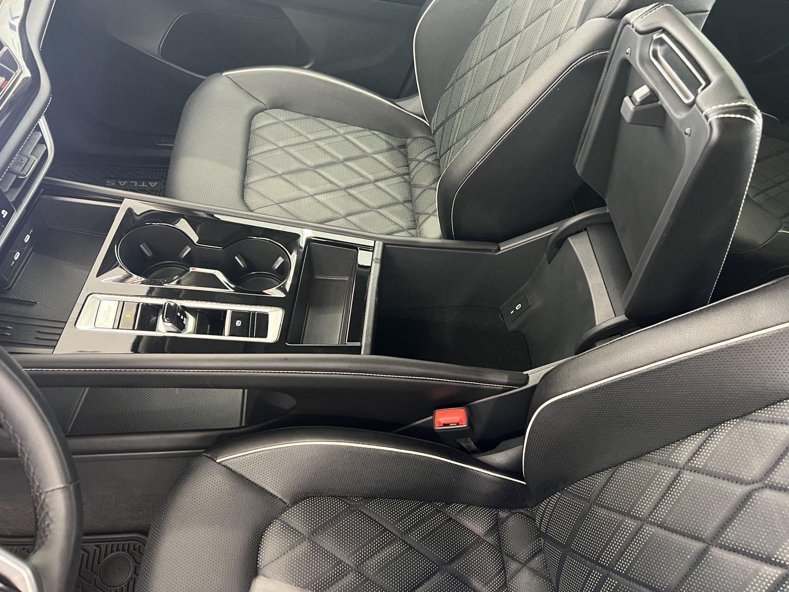 2026 Volkswagen Atlas SEL Premium R-Line - Photo 18