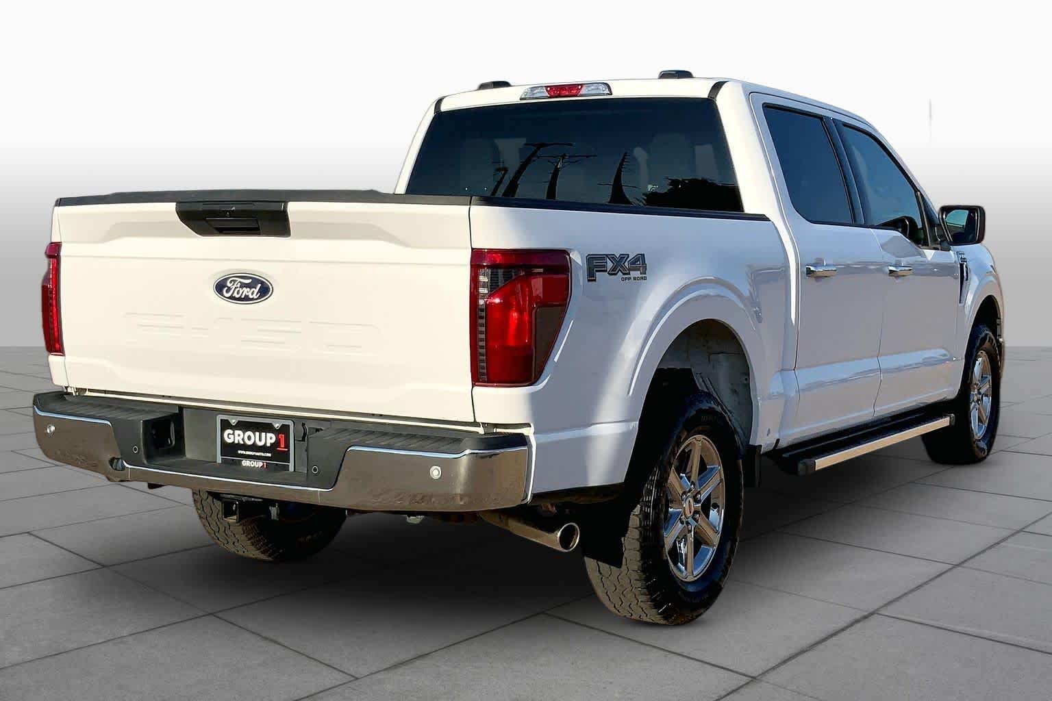 Used 2025 Oxford White Ford XLT image 13