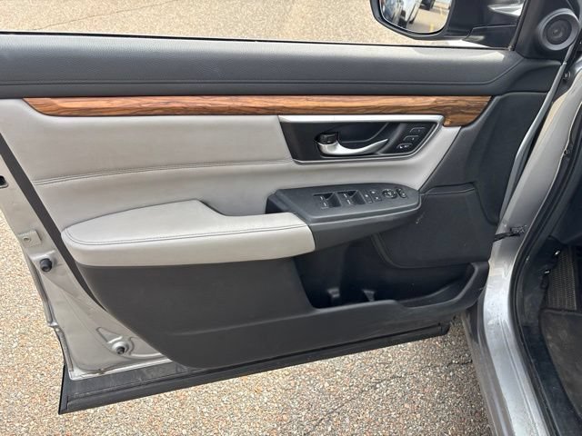 Used 2017 Silver Honda Touring image 14
