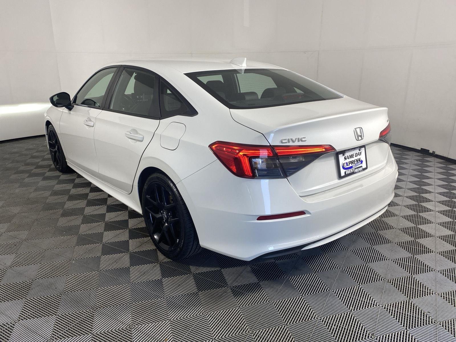 Used 2024 Platinum White Pearl Honda Sport image 5