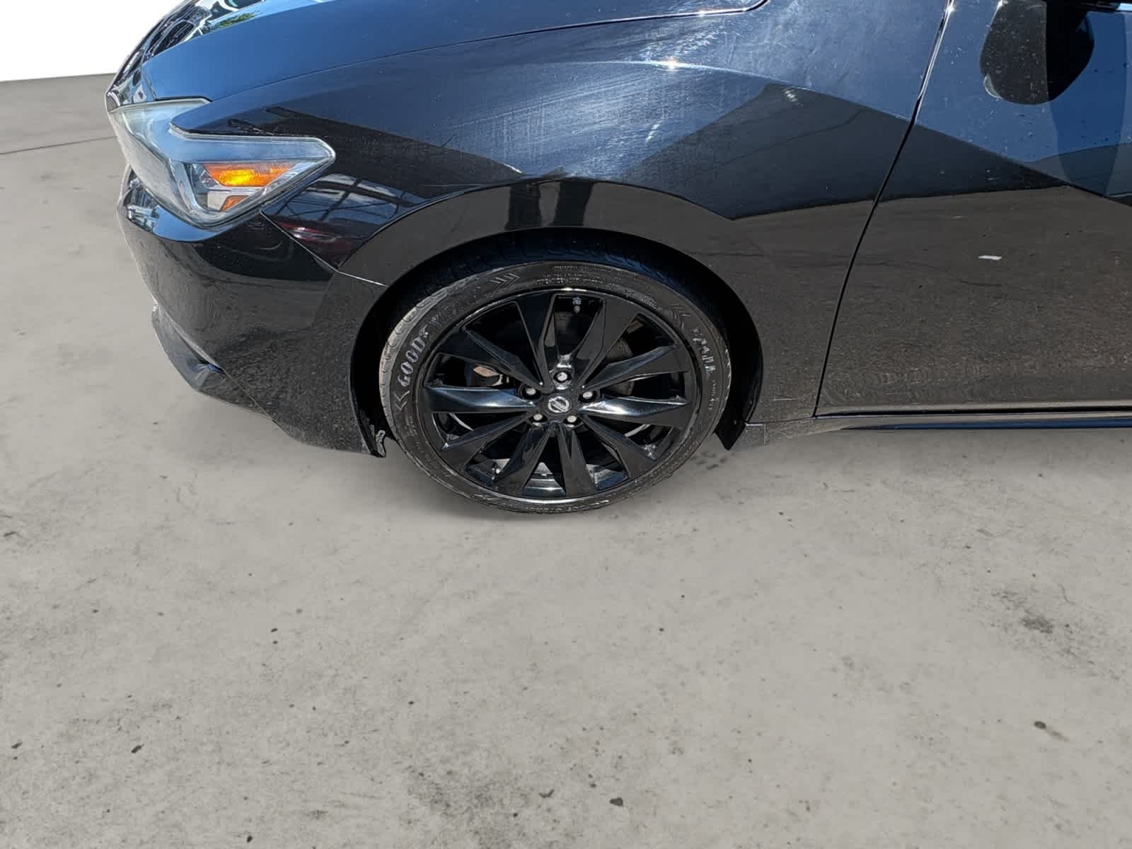 Used 2017 Super Black Nissan SR image 11