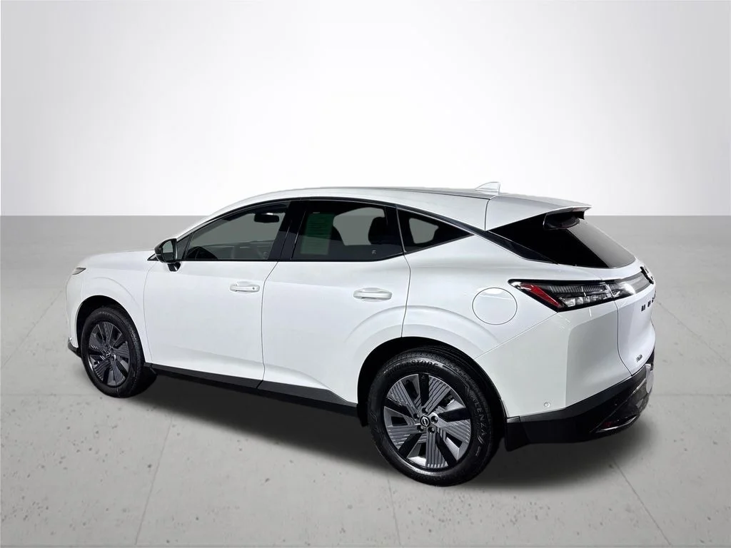 Used 2025 White Nissan SL image 8