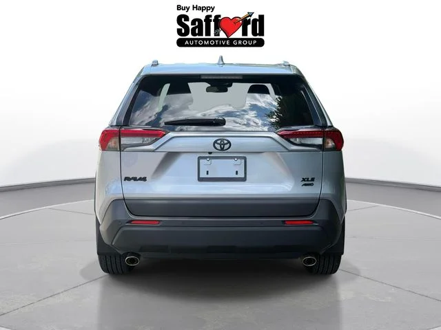 Used 2025 Silver Toyota XLE Premium image 7