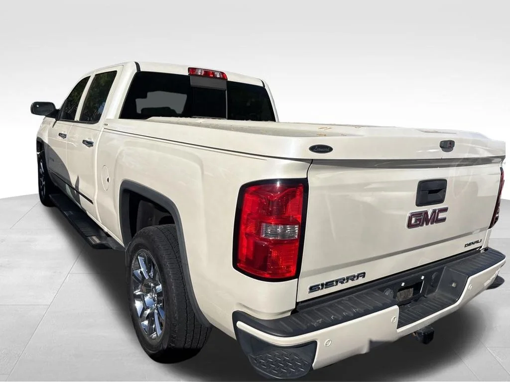 Used 2015 White GMC Denali image 17
