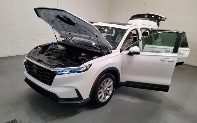 Used 2024 White Honda EX image 13
