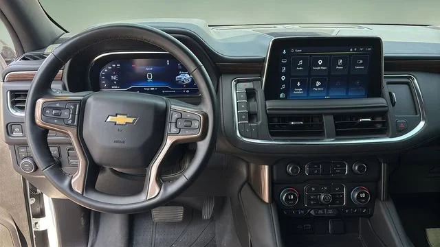 Used 2024 Summit White Chevrolet High Country image 9
