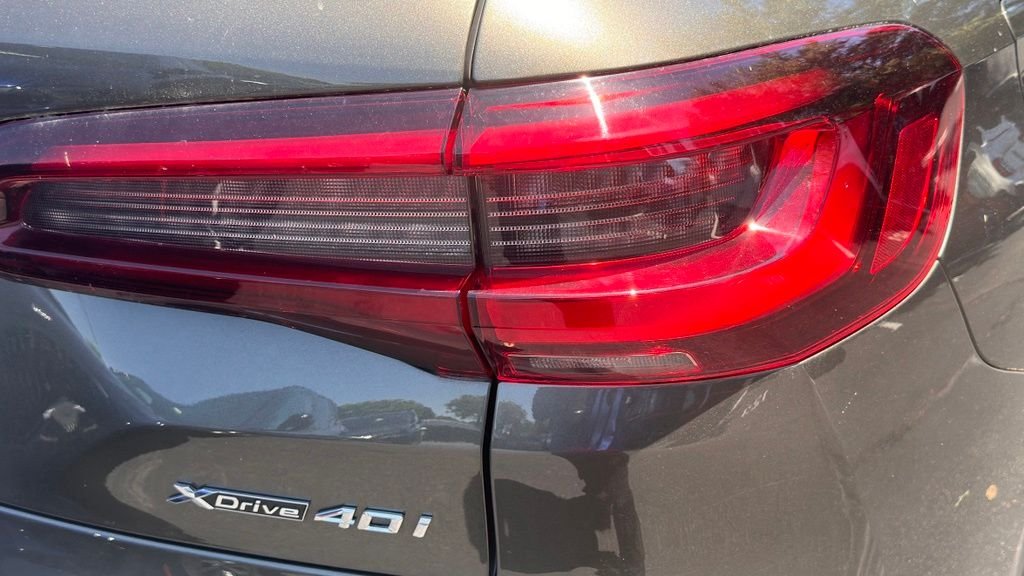 Used 2023 Manhattan Green Metallic BMW xDrive40i image 9