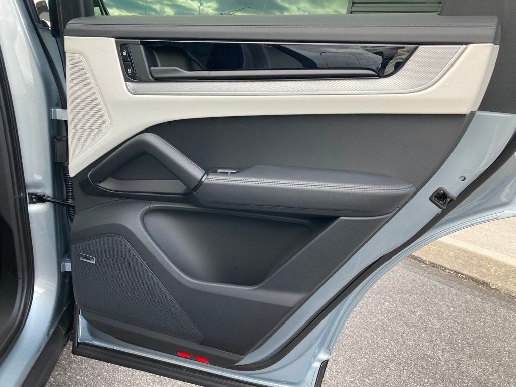 2026 Porsche Cayenne Coup Base - Photo 17