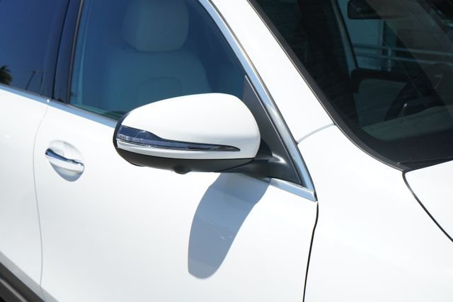 Certified Used 2025 White Mercedes-Benz GLB 250 image 9