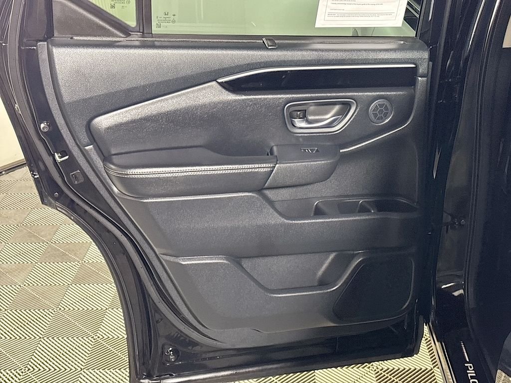 Used 2024 Crystal Black Pearl Honda Touring image 20