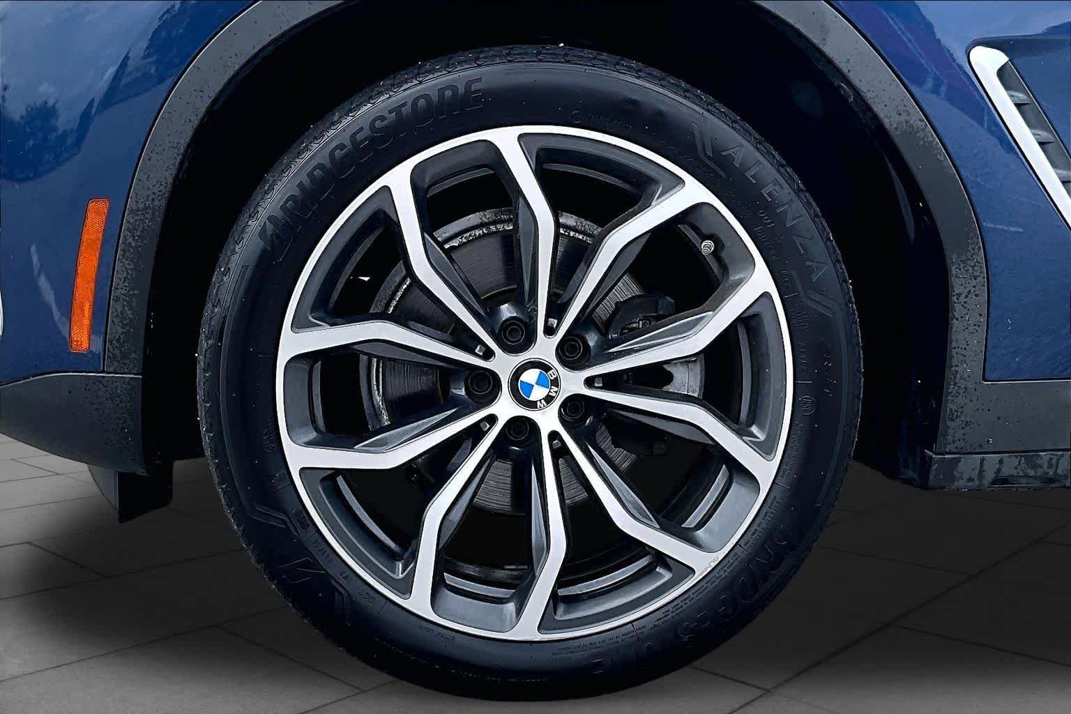 Used 2020 Phytonic Blue Metallic BMW xDrive30i image 11