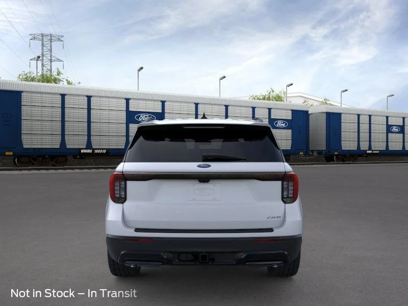New 2026 Space White Metallic Ford ST-Line image 5