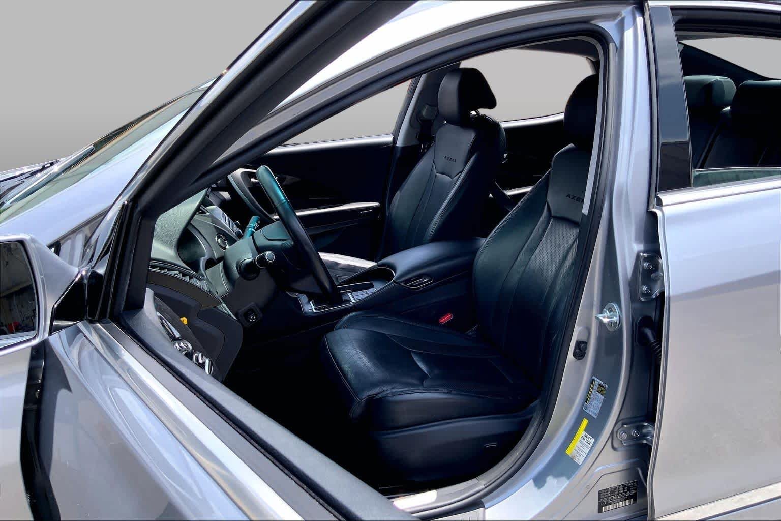 Used 2015 Pewter Gray Metallic Hyundai  image 7
