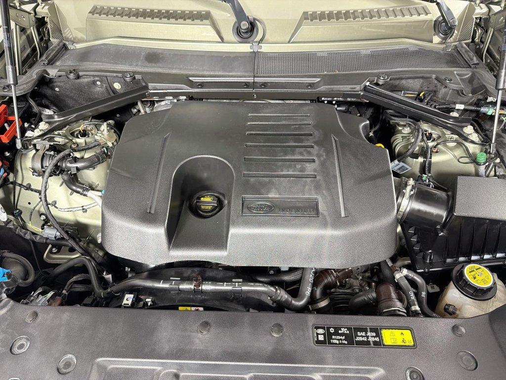 Certified Used 2023 Green Land Rover X-Dynamic SE image 33