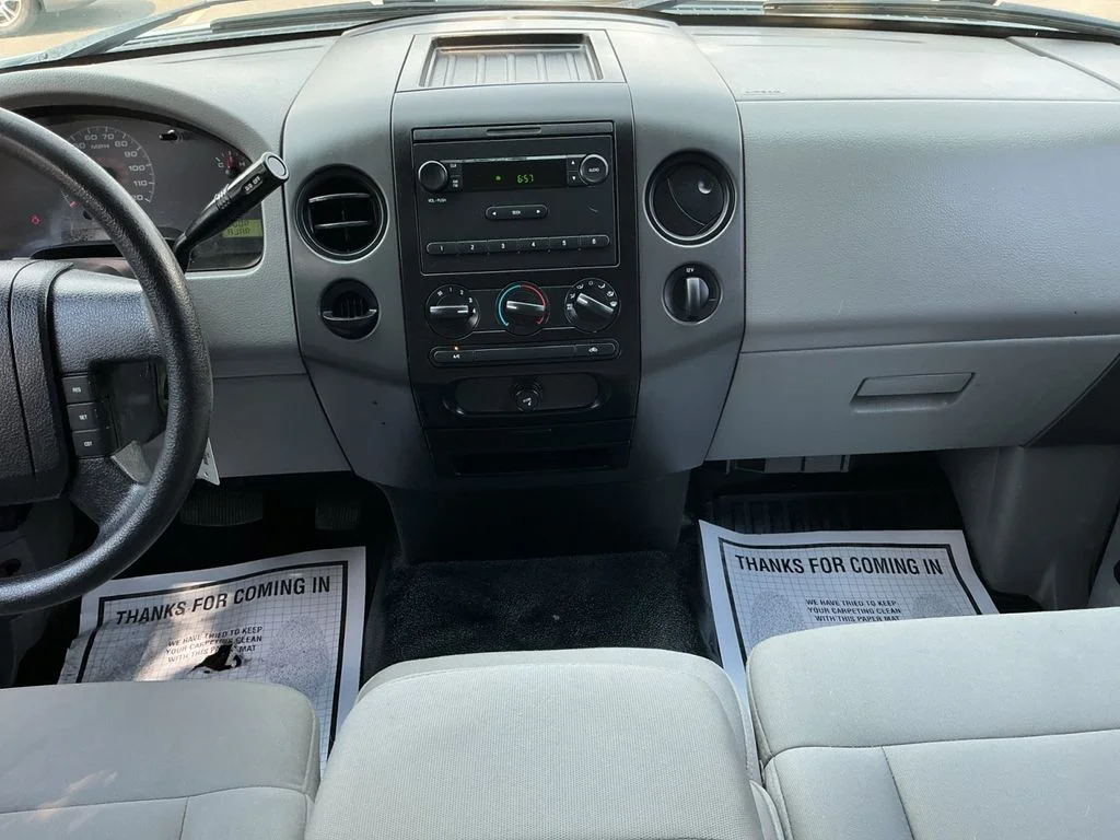 Used 2007 White Ford XL image 19