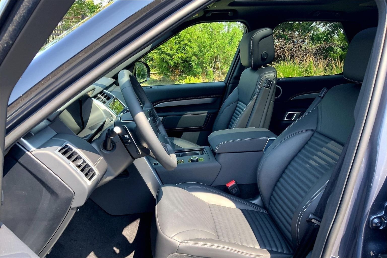 New 2026 Varesine Blue LAND ROVER Dynamic SE image 9