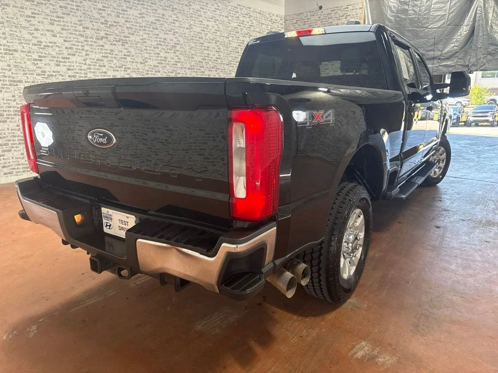 Used 2023 Agate Black Metallic Ford XLT image 7