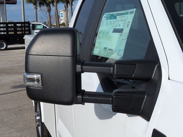 2025 Ford F-350 Super Duty Chassis Cab XL - Photo 12