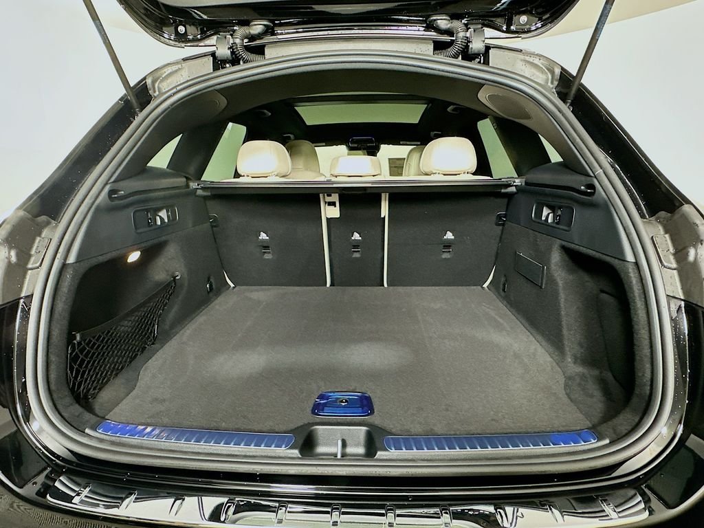 New 2026 Black Mercedes-Benz GLC 300 image 27