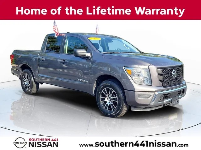 2022 Nissan Titan SV